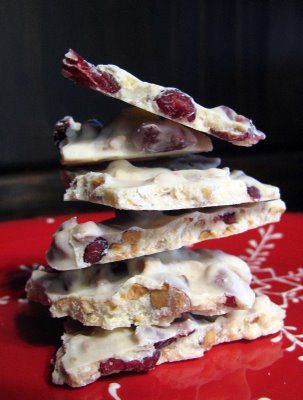 Controlling My Chaos: Cranberry White Chocolate Bark White Christmas Desserts, White Chocolate Bark Recipes, Candy Bark Recipes, Almond Bark Recipes, Christmas Bark Recipes, Cranberry White Chocolate, White Chocolate Bark, Chocolate Bark Recipe, White Chocolate Candy