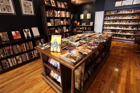 Comic book store Book Shop Aesthetic, Store Vinyl Records, Brooklyn Design, Comic Book Shop, Office Color, Best Comic Books, Book Stores, Studio Office, Comic Book Store