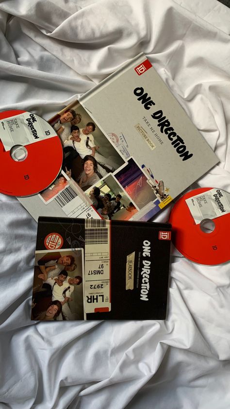 One Direction Merchandise, One Direction Merch Aesthetic, 1 Direction Aesthetic, One Direction Gift Ideas, One Direction Core, Little Things One Direction, One Direction Accessories, One Direction Book, 1d Albums