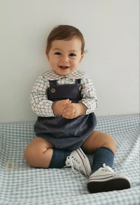 Smocked Boy Outfits, Preppy Baby Boy Outfits, Little Boy Aesthetic, Baby Boy Easter Outfit Infants, Boys Winter Clothes, Bebe Clothing, Baby Boy Easter, Boys Easter Outfit, Vintage Baby Boys