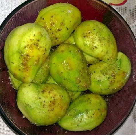 Mango verde/Honduras Honduran Food, Salvador Food, Honduras Food, Mango Verde, Salvadoran Food, Honduran Recipes, Salvadorian Food, Produce Recipes, Mexican Snacks