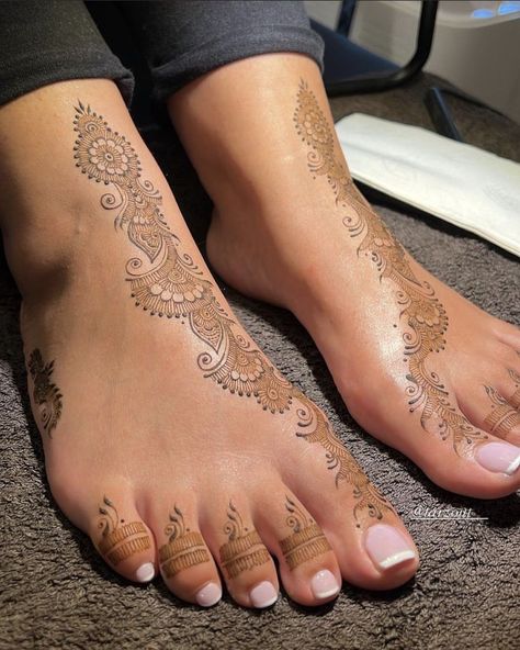 henna tattoo henna designs henna henna tattoos henna tattoo designs henna hand henna design henna tattoo design Foot Henna Design, Simple Foot Henna, Henna Ankle, Henna Crown, Elegant Henna, Crown Tattoos, Arabic Designs, Moroccan Henna, Henna Style Tattoos