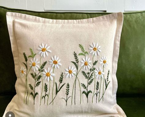 Hand Embroidered Throw Pillows, Embroidery Pillow Cover Designs, Pillow Cover Embroidery Designs Ideas, Flower Embroidery Pillow, Embroidery Pillowcases Patterns, Hand Embroidered Pillow Covers, Hand Embroidered Pillows Diy, Embroidered Throw Pillows Diy, Embroidered Throw Pillow