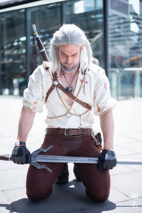 Geralt Of Rivia Costume, Witcher Costume Men, Geralt Outfit, Witcher Halloween Costume, Witcher Cosplay Geralt, The Witcher Outfit, Geralt Costume, The Witcher Costume, Witcher Costume