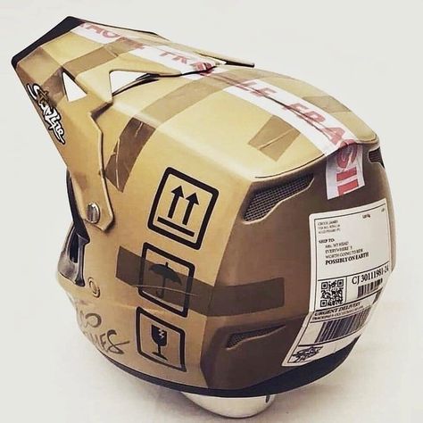 Dirt Bike Helmets Design, Cool Motorcycle Helmets Design, Helmet Design Ideas, Motorcycle Helmet Stickers, Mobil Off Road, Blender Ideas, Custom Motorcycle Helmet, Helmet Bike, Motorcycle Helmet Design