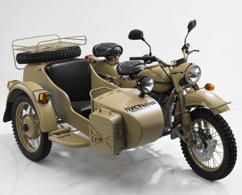 The Ural 'Gear-Up'. Just like its cousin, the Patrol, with its on-demand sidecar drive, Gear-Up’s origins trace back to the military past of the Ural motorcycle family. Designed for off-road use to blaze through mud, sand and snow. Motorcycle With Sidecar, Russian Motorcycle, Ural Motorcycle, Military Motorcycle, Motorcycle Sidecar, Mv Agusta, Moto Bike, Sepeda Motor, Cool Motorcycles