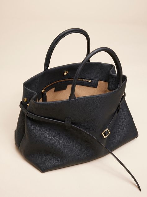 Manu Atelier Bags, Cbk Style, Margaux Bag, Pointy Toe Boots, Office Bag, Black Leather Tote, Classic Bags, Essential Bag, Leather Gifts