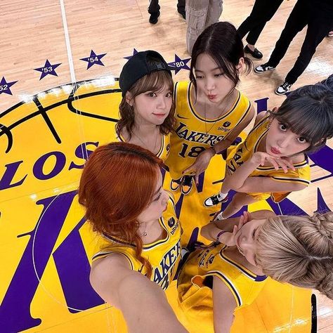 Lakers Game, Huh Yunjin, November 2, Blue Flames, Foto Ideas Instagram, Pop Idol, Basketball Jersey, Kpop Girl Groups, Kpop Groups