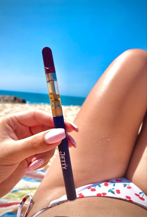 Perfect sesh spot on the beach for me and my weed pen 💋 #weedpen #weed #waxpen #seshspot Wax Pen Aesthetic, Wax Pen, Sesh Aesthetic, Zaza 🍃, Carts Thc, Thc Pen, Sesh Spot, Pretty Pens Cart, Carts Pen