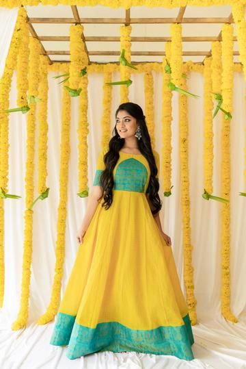 Ammu Abhirami, Frock Models, डिजाइनर कपड़े, Frocks And Gowns, Long Frock Designs, Gown Party Wear, Long Gown Design, Anarkali Dress Pattern, Long Frock