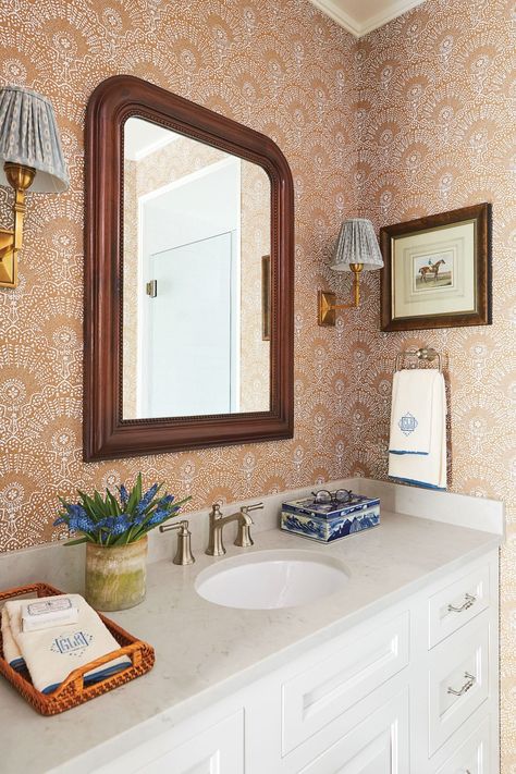 Guest Bath Small Bathroom Rental, Bathroom Rental, Organic Bathroom, Sister Parish, Southern Home Interior, Southern Living Homes, Bathroom Red, Vanity Design, Guest Bathrooms