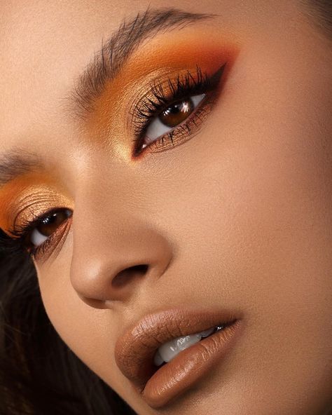 Natasha Denona on Instagram: “SUNRISE PALETTE 🌄 ... #natashadenona #sunrisepalette #sunrise #eyeshadowpalette #eyeshadow #makeup” Natasha Denona Sunrise Palette Looks, Sunrise Eyeshadow Looks, Natasha Denona Sunrise Palette, Yellow Orange Eyeshadow, Orange Halo Eyeshadow, Thanksgiving Makeup, Sunset Makeup, Orange Eyeshadow, Orange Makeup