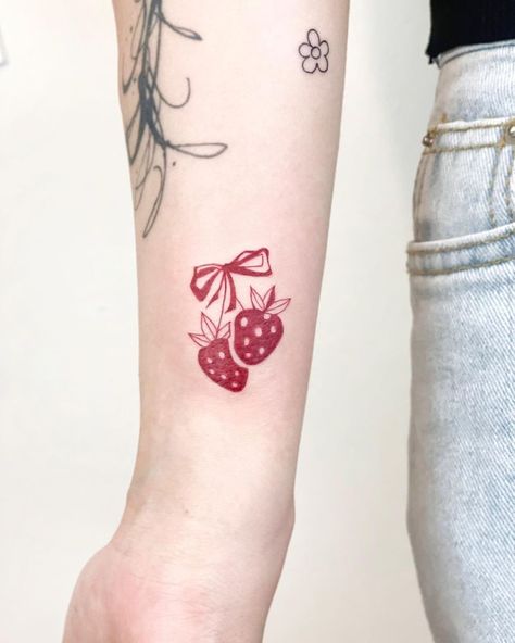 Small Strawberry Tattoo, Wagtail Tattoo, Strawberry Tattoo Ideas, Dopamine Tattoo, Interesting Posters, Tatts Ideas, Americana Tattoo, Strawberry Tattoo, Whimsical Tattoos