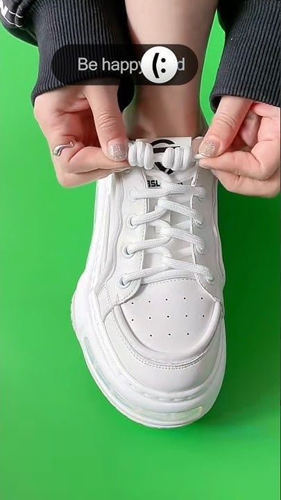 How To Tie Shoe Lays, Different Ways Of Tying Shoelaces, How To Tie A Shoe Lace, Air Force 1 Laces Ideas, How To Tie Shoes Laces Style, No Tie Shoe Laces Diy, Tie A Shoe Lace, Tying Shoe Laces, Shoe Lace Hacks