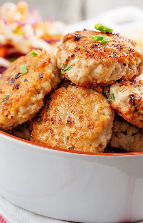 Air Fryer Chicken Patties, Flounder Fillet Recipes, Airfryer Dinner, Chicken Rissoles, Chicken Patty Recipes, Ground Chicken Burgers, Chicken Bites Recipes, Cakes Easy, Schnitzel Recipes