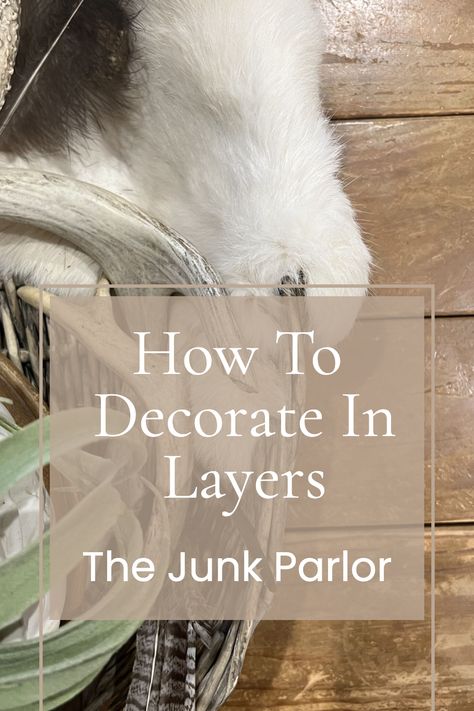 Dreaming of a beautifully decorated space that looks like it's straight out of a magazine? It's time to unleash your inner interior designer with our fun guide to layering decorations at The Junk Parlor! 🎉 Discover creative ideas and tips that'll make your space truly shine! 🌟 Displaying Pottery In Your Home, How To Layer Decor, Vintage Vignettes Flea Markets, Vintage Booth Display Ideas Vignettes, Layered Decorating, Fall Vignettes Decorating Ideas, Butter Churn Decor Ideas, Vignettes Styling Display Ideas, Goodwill Crafts