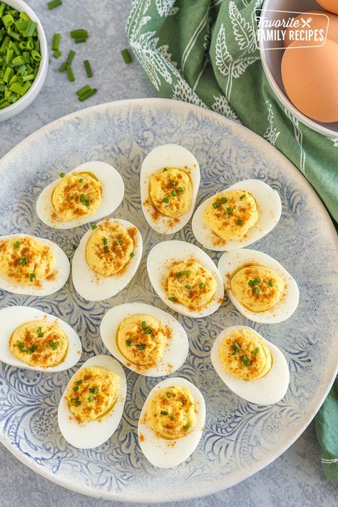 Deviled eggs are one of the most popular party appetizers. Learn how to make deviled eggs to take to a holiday party or family gathering. They’re quick to prepare and easy to serve to a crowd. Easy Peel Hard Boiled Eggs, Turkey Veggie Tray, Hard Boiled Eggs Easy Peel, Sriracha Deviled Eggs, Hard Boiled Egg Recipes, Thanksgiving Appetizers Easy, Devilled Eggs, Oven Roasted Asparagus, Peeling Hard Boiled Eggs