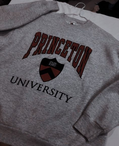 University Inspiration, Rose Calloway, University Crewneck, Sweatshirt Aesthetic, Ivy Style, Dream College, Princeton University, School Inspiration, Winter Fashion Outfits