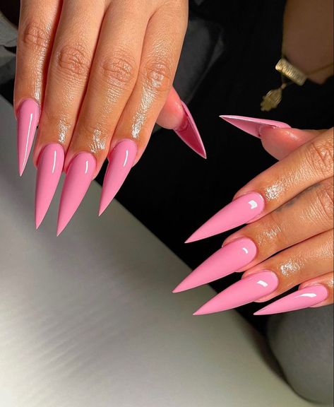 Pink And Red Stiletto Nails, Pink Stelito Nails, Pink Stilleto Nail Designs, Valentines Day Nails Stiletto Shape, Pink Nails Sharp, Steletoes Nails Classy, Stilleto Nails Long Designs, Pink Acrylic Nails Stiletto, Baby Pink Stiletto Nails