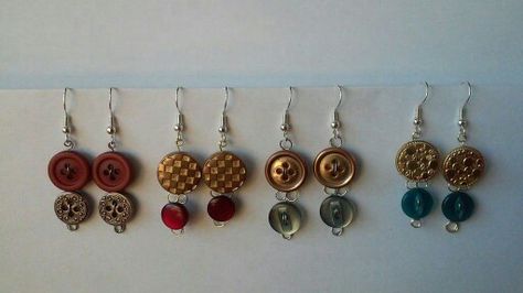 Channel Jewelry, Cute As A Button, Diy Buttons, Earrings Inspiration, Jewelry Techniques, How To Make Buttons, Button Art, Button Jewelry, Button Earrings