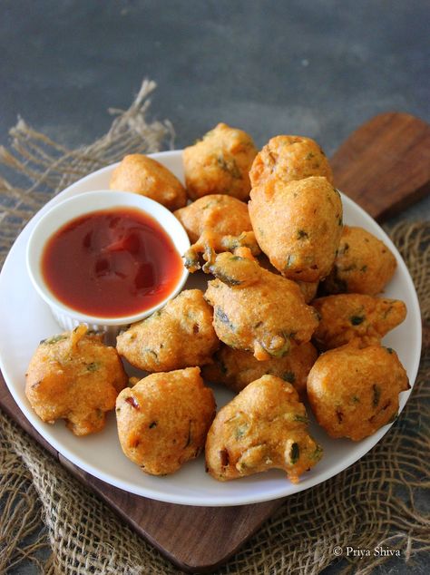 Moong Dal Pakoda Recipe Moong Dal Pakora, Bhuna Gosht, Lentil Fritters, Pakoda Recipe, Pakora Recipes, Snack Prep, Moong Dal, Recipe Page, Food Recipes Vegetarian