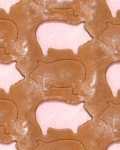 Marranitos & Puerquitos (Soft Mexican Gingerbread Pig Shaped Cookies) Maranitos Recipe, Mexican Cookies Recipes, Cake Supply Store, Candied Cherries, Mexican Pan Dulce, Mexican Cookies, Mexican Sweets, Mexican Pastries, Mexican Sweet Breads