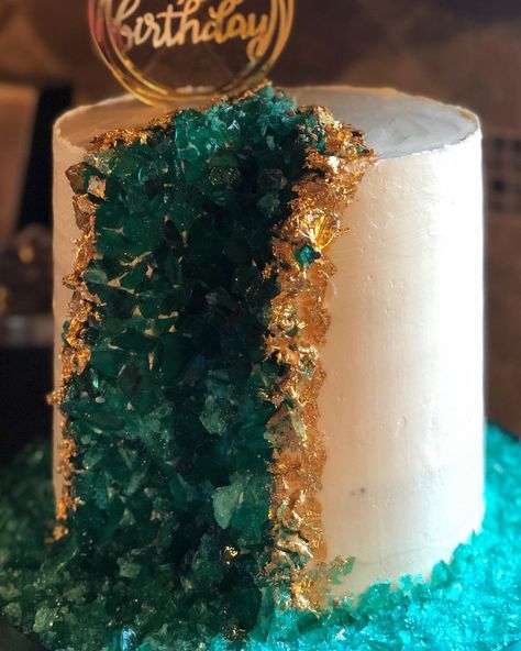 Crystal Cakes, Red Geode, Rock Cake, Geode Wedding, Edible Gold Leaf, Geode Cake, Crystal Cake, Edible Gold, 14th Birthday