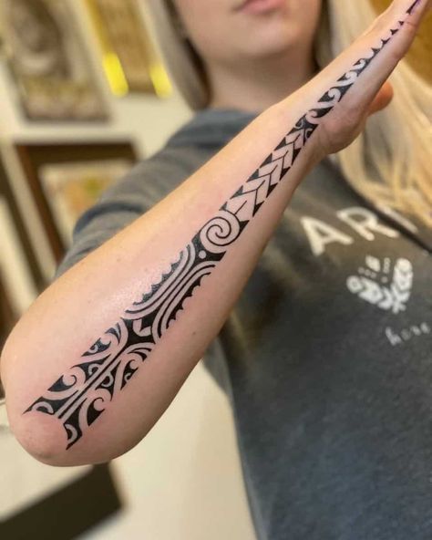 Maori Tattoo Frau, Polynesian Tattoo Meanings, Tato Maori, Tato Suku, Tato Dengan Makna, Polynesian Tattoos Women, Tattoo Samples, Tato Lengan, Polynesian Tattoo Designs