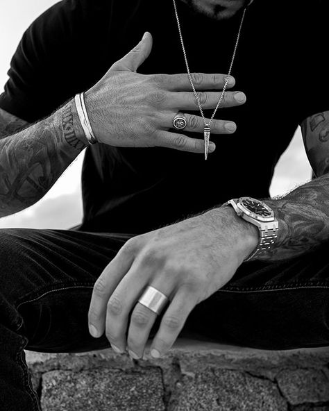 Male Jewellery Aesthetic, Daniel Mason Jewelry, Mens Outfits With Jewelry, Male Silver Jewelry, Man Jewelry Aesthetic, Men Accessories Aesthetic, Mechanic Hands, Mens Jewelry Aesthetic, Jewelry Store Branding