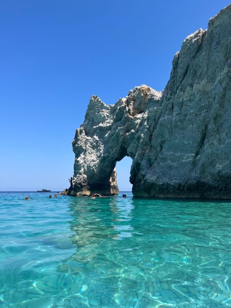 Lalaria Beach, Clear Ocean Water, Clear Beaches, Water Island, Skiathos, Pretty Landscapes, Beautiful Places In The World, Photo Idea, Summer Pictures