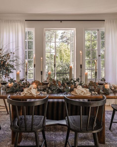 Time feels like it’s flying, anyone else?? But ‘tis the season to start thinking about holiday plans. Sharing some inspo from… | Instagram Thanksgiving Table, Holiday Tablescape, Amber Lewis, Cabin Exterior, Shoppe Amber Interiors, Walnut Dining Table, Amber Interiors, Light Oak, Holiday Collection