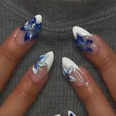 GEL X NAILZ | inspo @nailsxanalysse 💙 | Instagram Summer Theme Nails Designs, Cute Nails Beach, Navy Flower Nails, Blue Beachy Nails, Gel X Nail Designs Summer, Winter Beach Nails, Simple Beachy Nails, Gel X Nails Summer, Flower Design On Nails