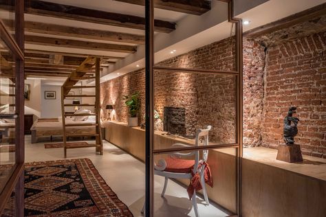 The Coolest Basements You Can Rent on Airbnb Right Now Walk In Basement, Classy Basement, Basement Studio Apartment, Basement Airbnb, Basement Rental, Canal House Amsterdam, Amsterdam Vacation, Basement Living Room, Basement Studio