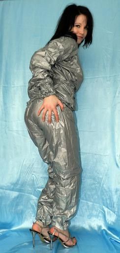 23 Plastic Outfit, Vinyl Trousers, Girls Raincoat, Rainwear Girl, Pvc Hose, Rain Suits, Leather Pants Outfit, Gym Wear For Women, Vinyl Clothing