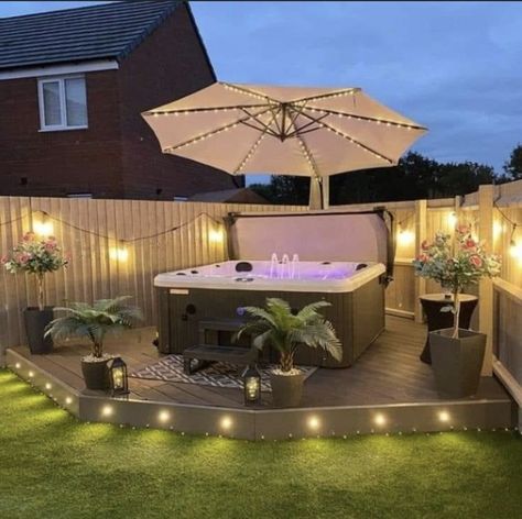 Garden Hot Tub Ideas Patio, Hot Tub Ideas Backyard Arizona, Hot Tub Decor Ideas, Hot Tub Garden Ideas, Inflatable Hot Tub Ideas Backyard, Jacuzzi Outdoor Ideas, Diy Small Garden Ideas, Fancy Backyard, Backyard Hot Tub Ideas