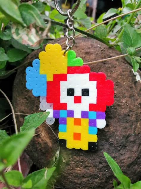 It Perler Beads, Perler Bead Patterns Clown, Clown Perler Beads, Clown Pixel Art, Clown Perler, Clown Kandi, Hama Beads Anime, Bead Art Ideas, Small Pixel Art