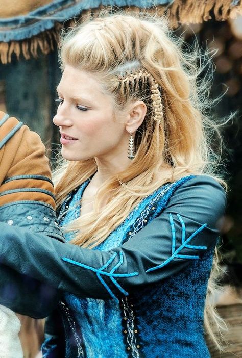 1000+ ideas about Lagertha Hair on Pinterest | Viking hair, Viking ... Viking Hairstyles Female, Viking Hairstyles, Lagertha Hair, Vikings Lagertha, Hairstyles Female, Costume Viking, Viking Braids, Viking Costume, Katheryn Winnick