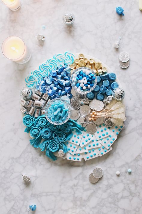 Hannukah Aesthetic, Hannukah Crafts, Hannukah Recipes, Hanukkah Desserts, Hanukkah Ideas, Sleepover Stuff, Hanukkah Dinner, Diy Hanukkah, Hanukkah For Kids