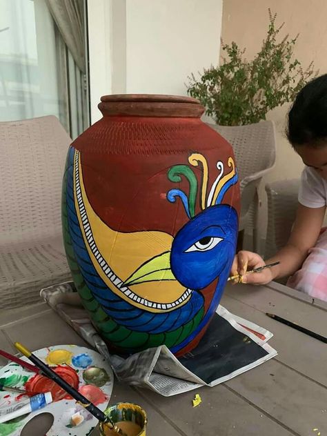 Matka Decoration Pots Painting, Pot Designs Painted Indian, Cheriyal Art, Chopping Board Art, Uae Art, Blouse Painting, Old Cd Crafts, Mud Art, Girls Room Diy