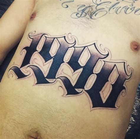 Instagram @TodoKader | Estilos De Letras Para Tatuagem Est 1990 Tattoo, Ambition Tattoo, Abs Tattoo, Number Tattoo Fonts, Lettering Numbers, Tato Tradisional, Fonts Tattoo, Ab Tattoo, Chicanas Tattoo