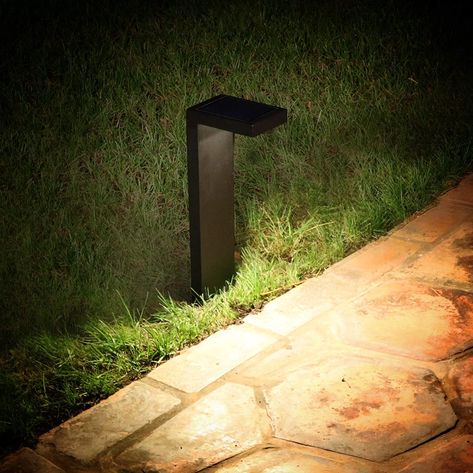 Path Lighting Ideas, Solar Driveway Lights, Backyard Solar Lights, Garden Path Lighting, Modern Driveway, Outdoor Pathway Lighting, Solar Yard Lights, Solar Powered Garden Lights, Entrance Lighting