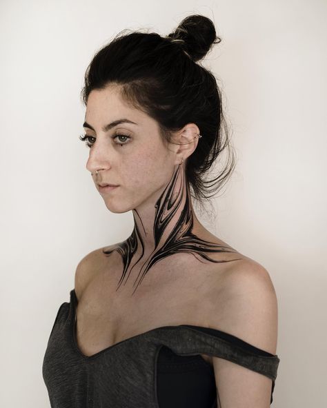 Alternative Collar Bone Tattoo, Skeleton Throat Tattoo, Neck And Shoulders Tattoo, Witch Tattoo Neck, Collarbone And Neck Tattoo, Alt Collar Bone Tattoo, Linework Neck Tattoo, Symmetrical Neck Tattoos Women, Black Neck Tattoos Women