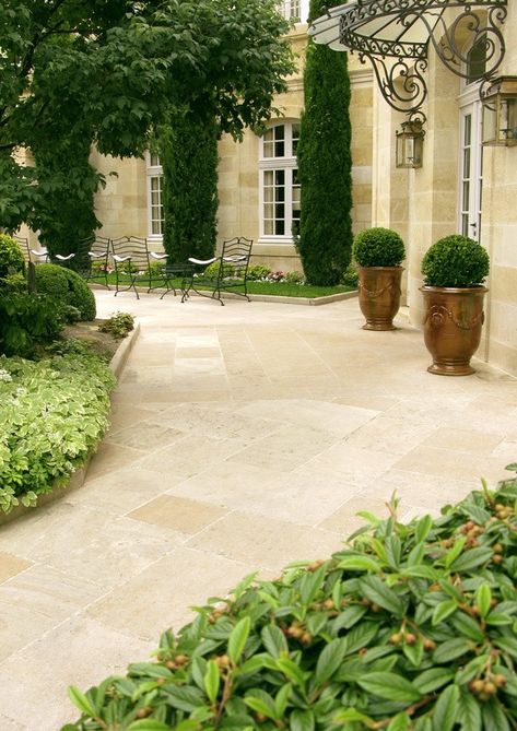 Spanish Style Patio, Modern Spanish Style, Outside Flooring, Travertine Outdoor, Limestone Paving, Exterior Tiles, Outdoor Gardens Design, Green Garden, Spanish Style