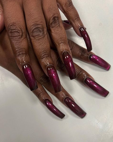 Nails Aesthetic 90s Red, Curved 90s Nails, Dark November Nails, Berry Fall Nails, Brown And Purple Nails, November Fall Nails, Red 90s Nails, Demure Nails, 90 Nails