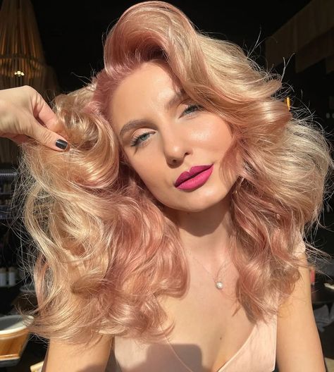 Cherry Blonde: The It Girl–Approved Fall Hair Color Trend Taking Over Pinterest | Glamour Cherry Blonde, Berry Ave Codes, The It Girl, Fall Hair Color Trends, Girl Code, Berry Ave, Hair Blonde, Fall Hair Color, Hair Color Trends