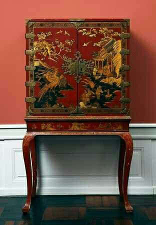 Chinoisery Chinoiserie Cabinet, Chinoiserie Furniture, Gold Decorations, Asian Furniture, Asian Homes, Asian Home Decor, Chinese Furniture, Mini Bars, Chinoiserie Style