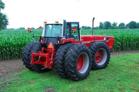 Tractor Cakes, Tractor Farming, Farm Implements, International Harvester Tractors, Case Ih Tractors, Tractor Pictures, Big Machines, International Tractors, Tractor Implements