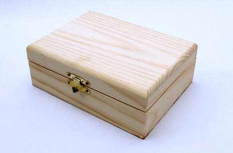 Make a Wood Burned Keepsake Box for Mother's Day Lighthouse Woodworking Plans, Woodworking Plans Storage, Outdoor Woodworking Plans, Popsicle Stick Crafts House, Jewelry Box Plans, Free Woodworking Project Plans, Wish Box, Wooden Wine Boxes, Wood Burning Tool