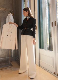 Dior Blazer Outfit, Dior Style Outfit, Dior Inspired Outfit, Dior Outfits Women, Career Woman Fashion, Dior Outfit, Elegantes Outfit Damen, Rok Outfit, Elegant Work Outfits