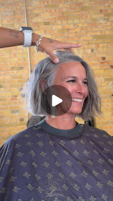 LINH PHAN on Instagram: "SALT & PEPPER BOB 🖤🤍 look at that smile! A beautiful bob on natural gray hair 😁 using @hanzonation NEW HH-O for the cut and @babylissprousa prima 3000 styling iron for the NUWAVE style , finished with @backofbottle texture spray 🔥 #haircut #bobhaircut #hairtransformation #silverhair #shorthair #hairstyles" Short Shaggy Bob Haircuts, Gray Bob With Bangs, Styling Bob Haircut, Textured Bob With Curtain Bangs, Short Bobs For Fine Hair, Shaggy Bob For Fine Hair Over 50, Hairstyles 2024 Trends Women, Bob Fine Hair, Hairstyles Effortless